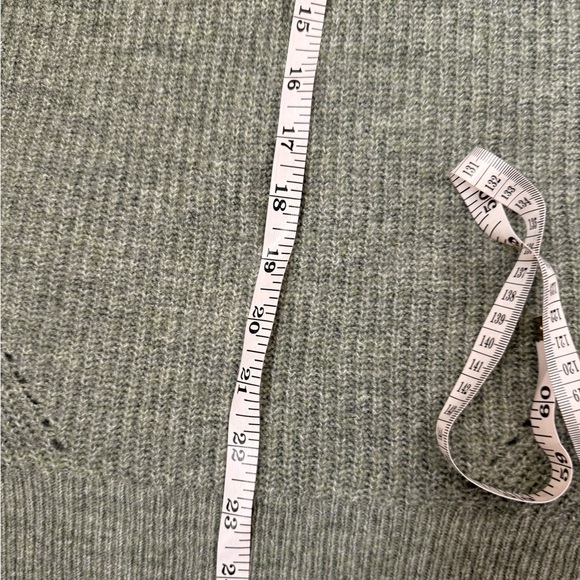 REITMANS - Women's Olive Green Sweater (NWT) - Picture 4 of 5